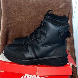 Columbia Men's Black Hiking Boots